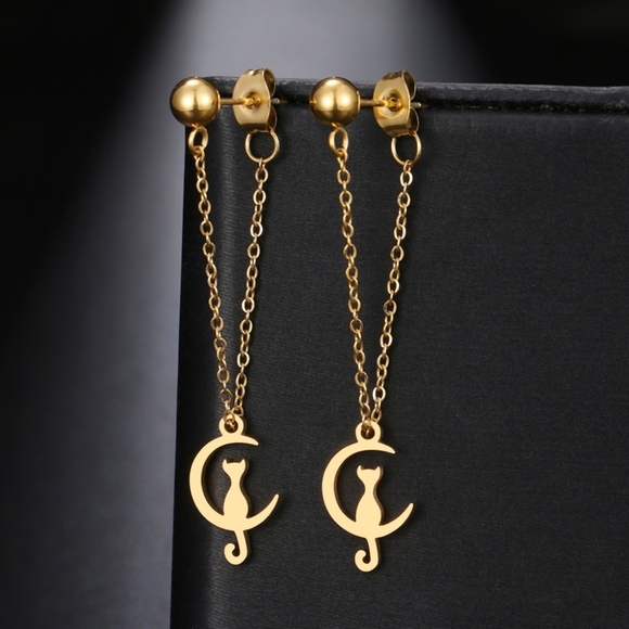Jewelry - Lightweight Dangle Moon Cat Earrings